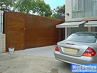 Biparting slide gate example in Hong Kong
