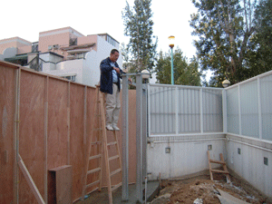 Building the new biparting slide gate